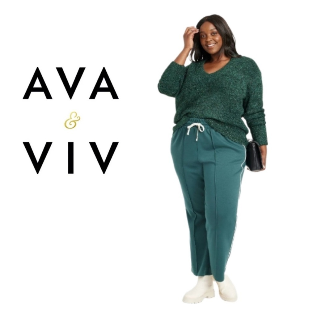 Ava & Viv Forest Lurex Deep V-Neck Shimmery Knit Super Soft Sweater . Size 4X